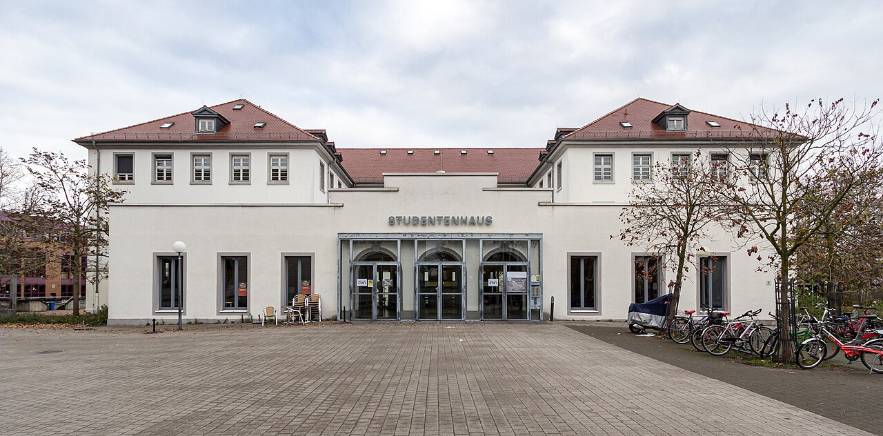 Weiterbildung für Erwachsene: Warum Lernen nie zu früh beendet